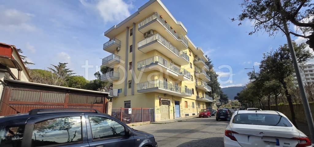 appartamento in vendita a Salerno in zona Mercatello