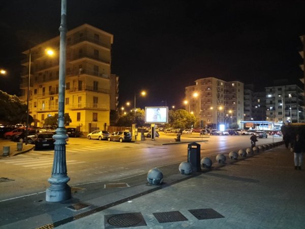negozio in vendita a Salerno in zona Mennolella