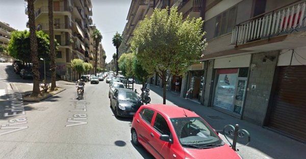locale commerciale in vendita a Salerno in zona Gelsi Rossi