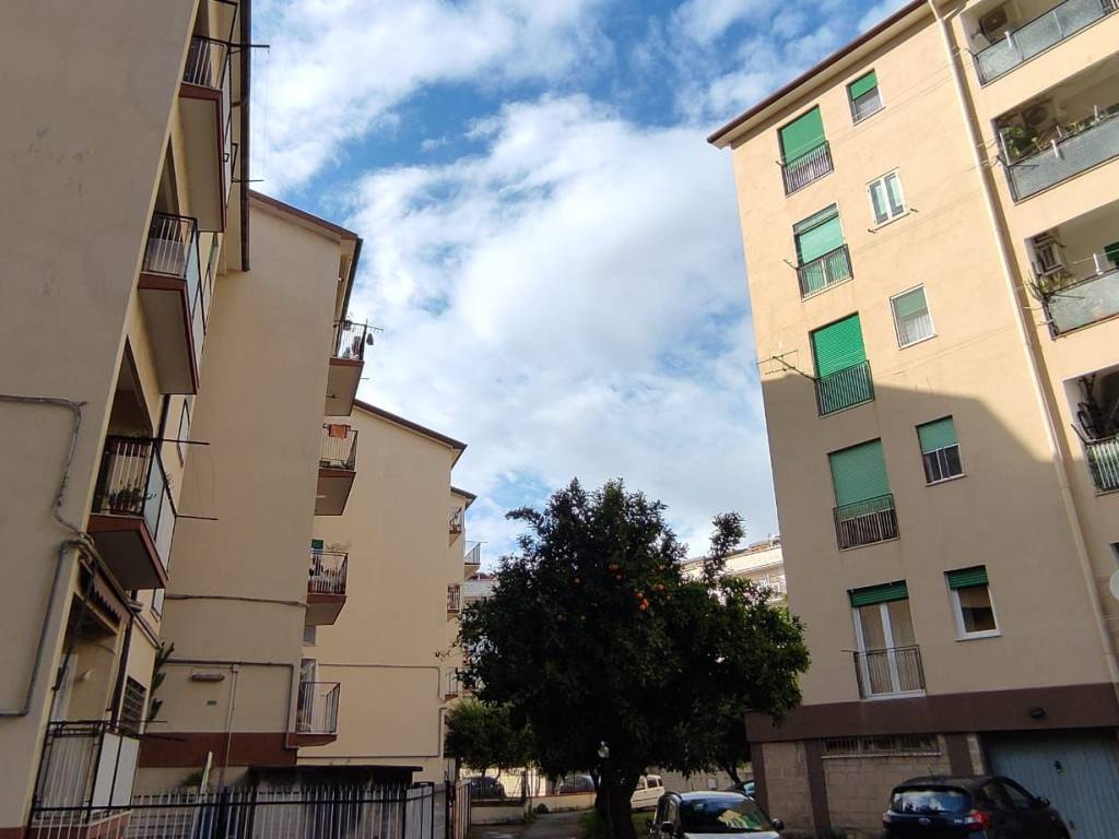 appartamento in vendita a Salerno in zona Pastena