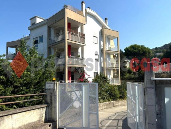 appartamento in vendita a Salerno in zona Centro Città