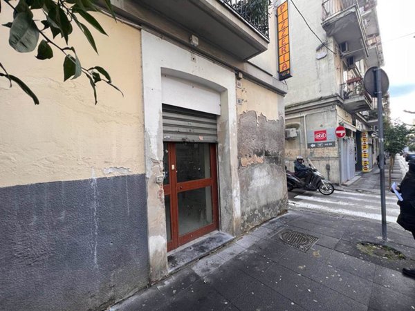 negozio in vendita a Salerno