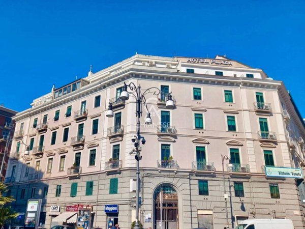 appartamento in vendita a Salerno in zona Centro Città