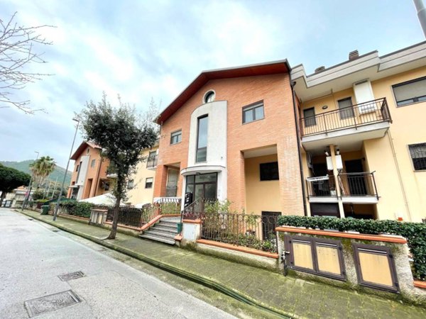 appartamento in vendita a Salerno in zona Pastena