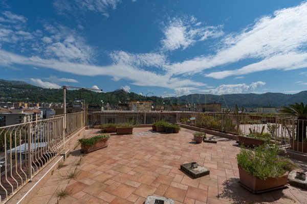 appartamento in vendita a Salerno in zona Pastena