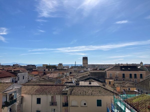 appartamento in vendita a Salerno in zona Centro Città