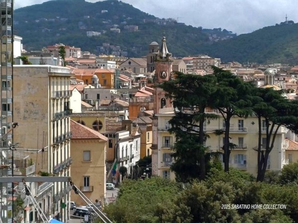 appartamento in vendita a Salerno in zona Centro Città