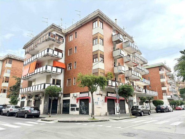 appartamento in vendita a Salerno in zona Pastena