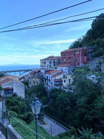 appartamento in vendita a Salerno in zona Canalone