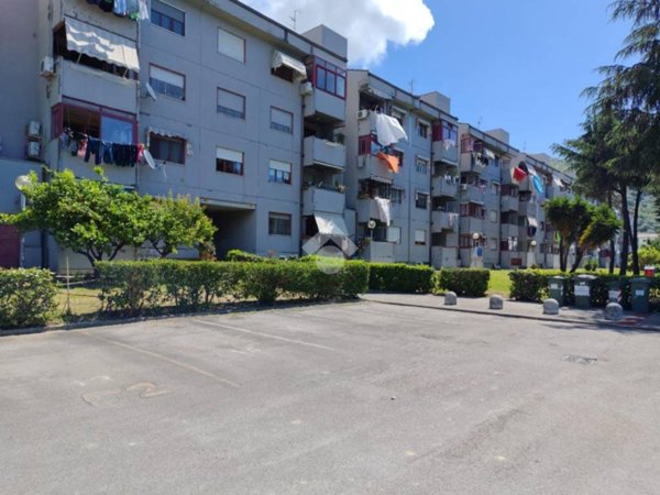 appartamento in vendita a Salerno in zona Giovi Altimare