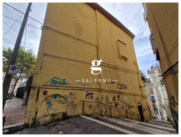appartamento in vendita a Salerno in zona Centro Città