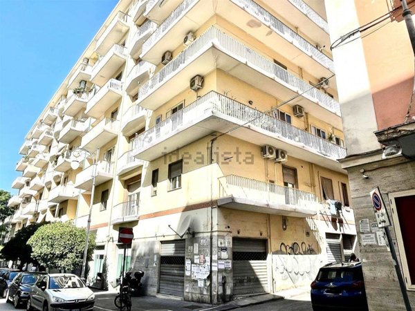 locale commerciale in vendita a Salerno in zona Arce-Vernieri