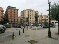 locale commerciale in vendita a Salerno in zona Centro Città