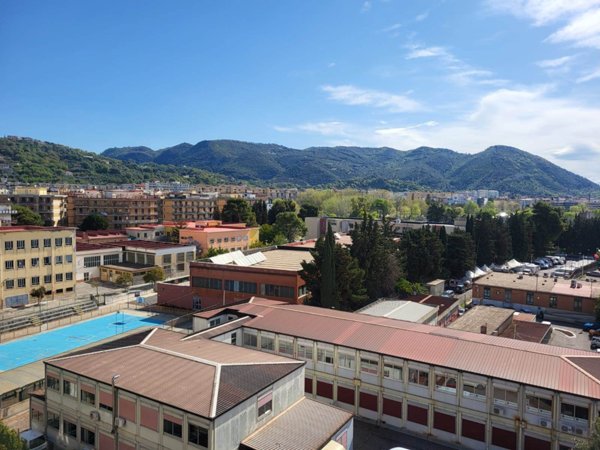appartamento in vendita a Salerno in zona Pastena