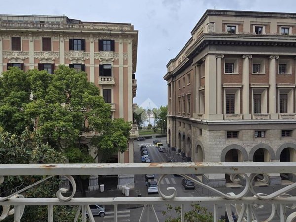 appartamento in vendita a Salerno in zona Centro Città