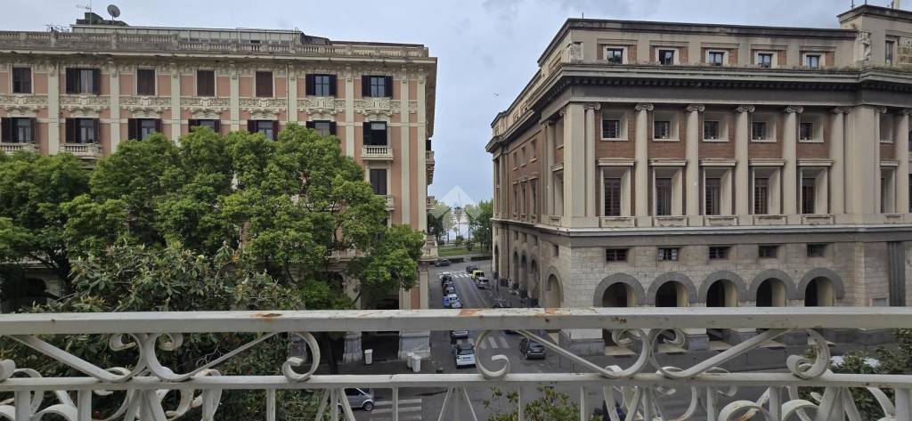 appartamento in vendita a Salerno in zona Centro Città