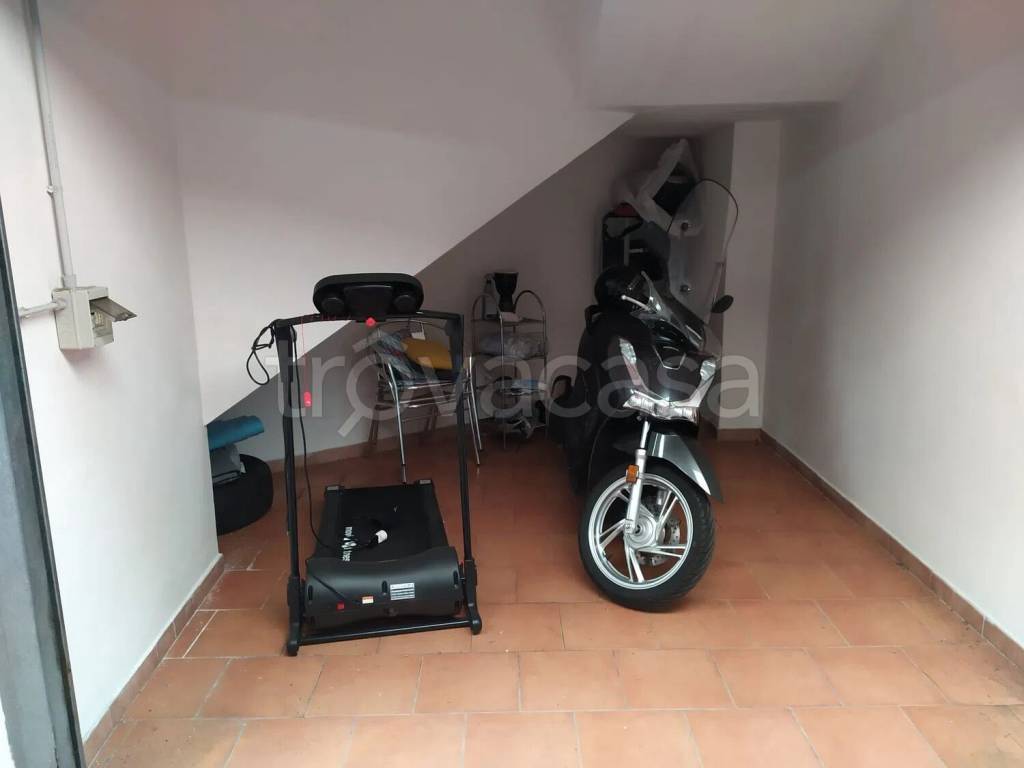 ufficio in vendita a Salerno in zona Brignano / Piezzo