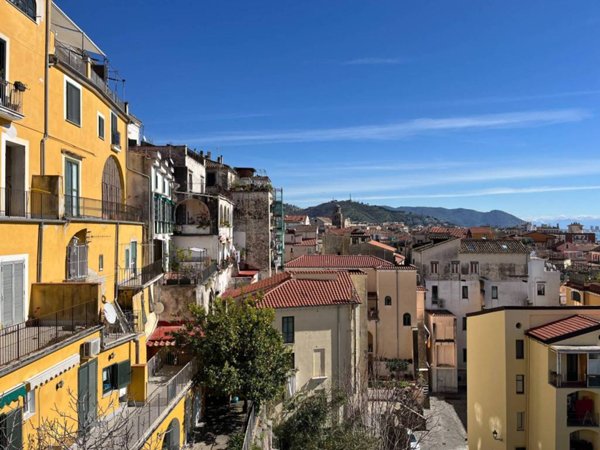 appartamento in vendita a Salerno in zona Centro Città