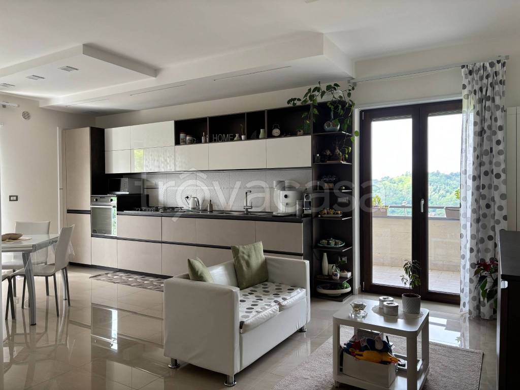 appartamento in vendita a Salerno in zona Piegolelle-San Bartolomeo