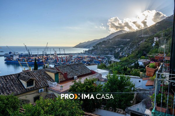 appartamento in vendita a Salerno in zona Centro Città
