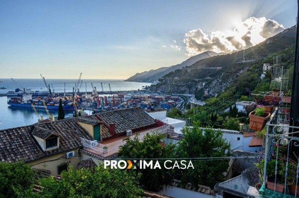 appartamento in vendita a Salerno in zona Centro Città