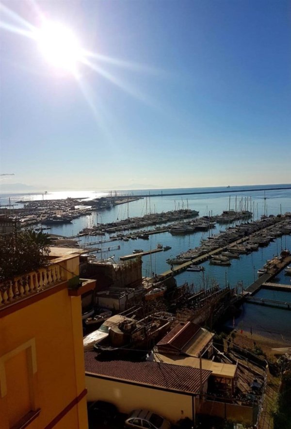 appartamento in vendita a Salerno in zona Porto