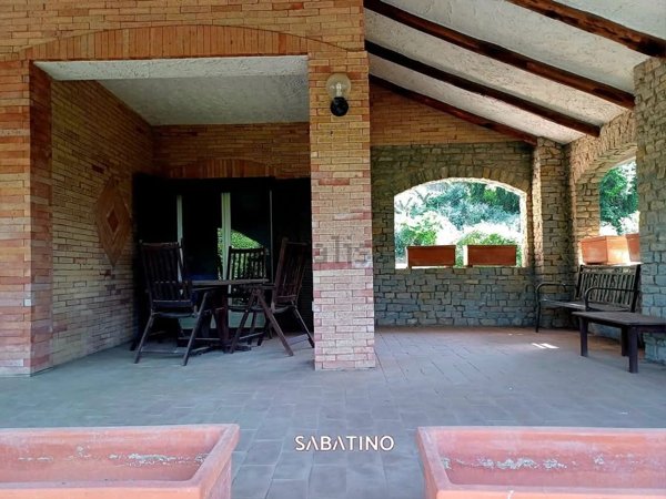 casa indipendente in vendita a Salerno