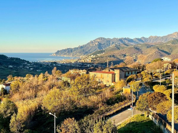 appartamento in vendita a Salerno in zona Ogliara