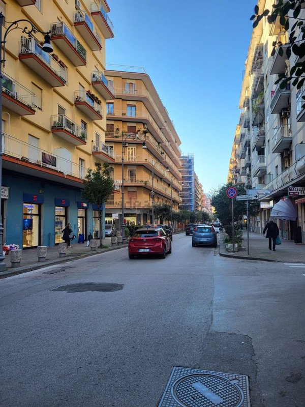 appartamento in vendita a Salerno in zona Mercatello