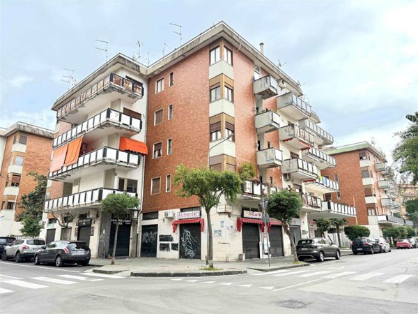 appartamento in vendita a Salerno in zona Pastena