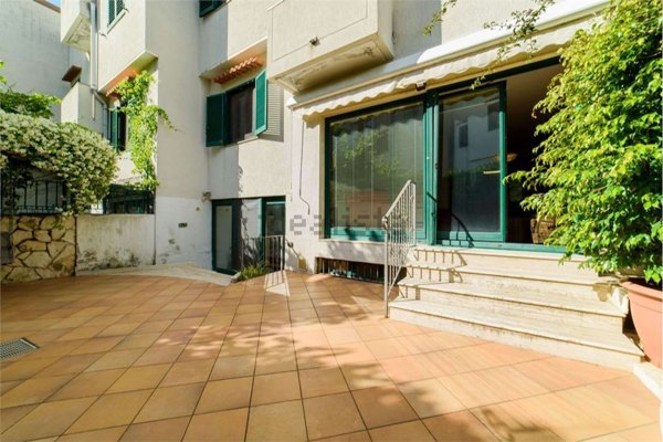 casa indipendente in vendita a Salerno
