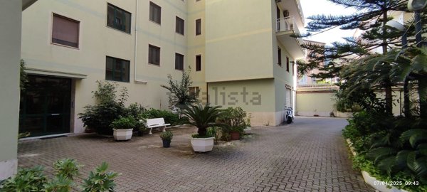 appartamento in vendita a Salerno in zona Pastena