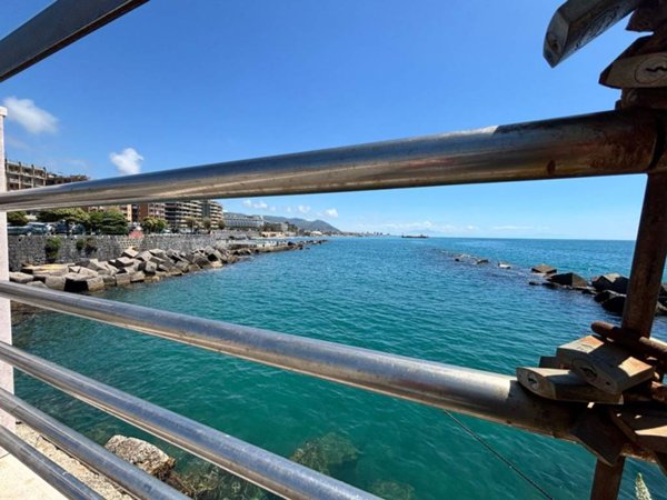appartamento in vendita a Salerno in zona Centro Città
