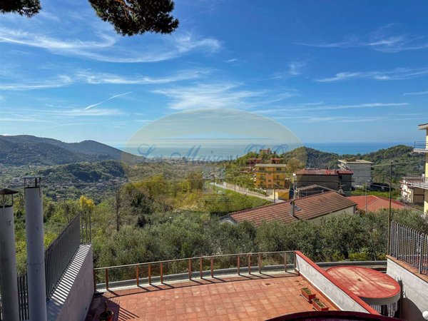 casa indipendente in vendita a Salerno in zona Piegolelle-San Bartolomeo