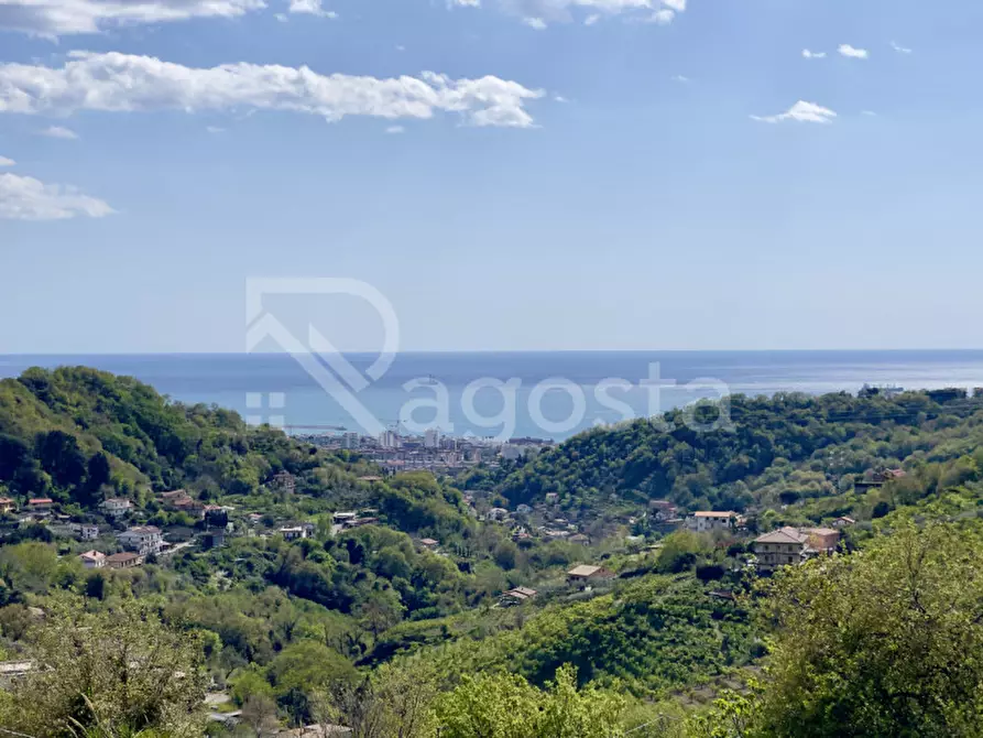 casa indipendente in vendita a Salerno in zona Centro Città