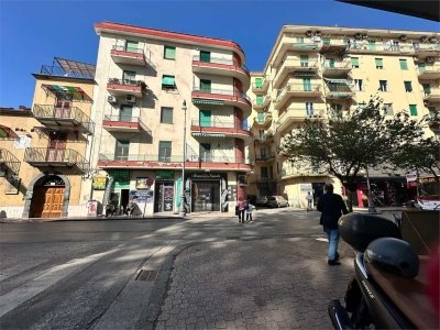 appartamento in vendita a Salerno in zona Pastena