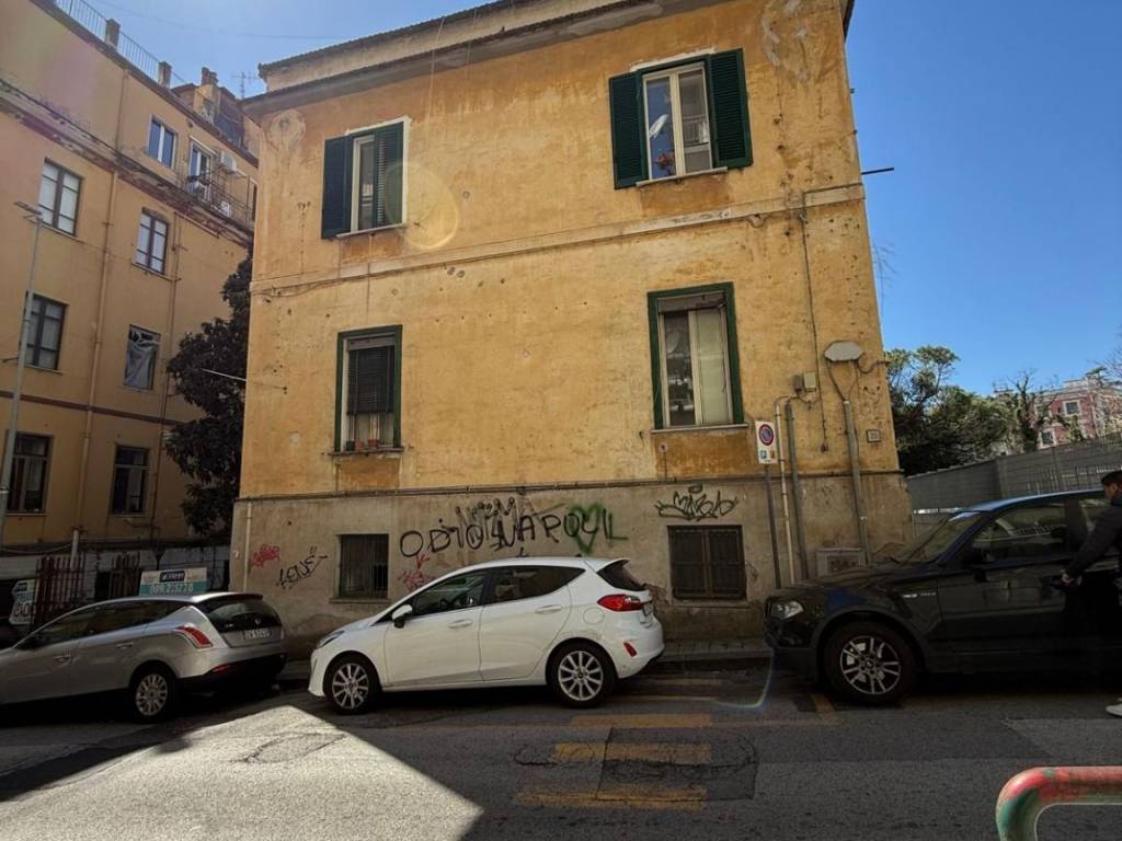 casa indipendente in vendita a Salerno in zona Centro Città