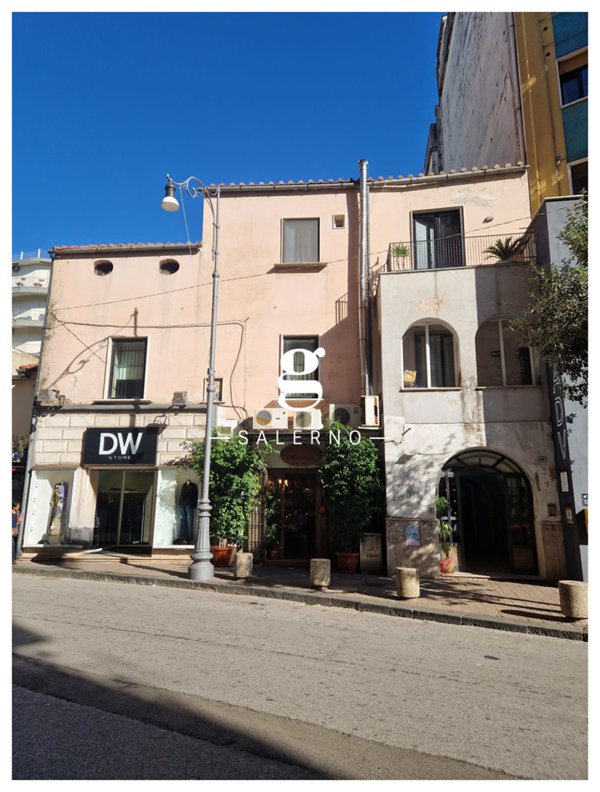 monolocale in vendita a Salerno in zona Pastena