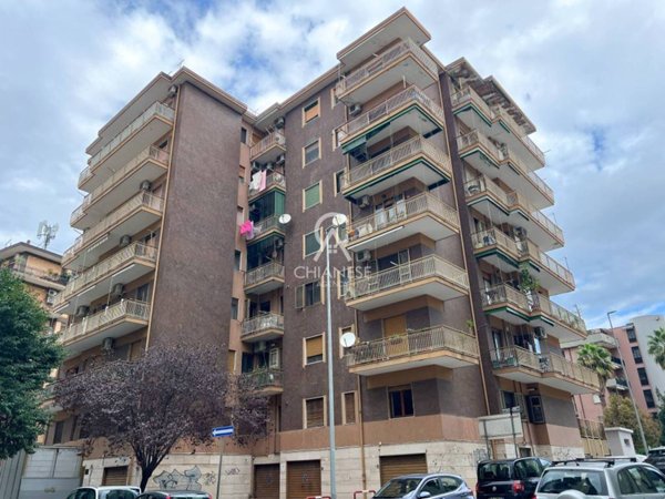 appartamento in vendita a Salerno in zona Pastena