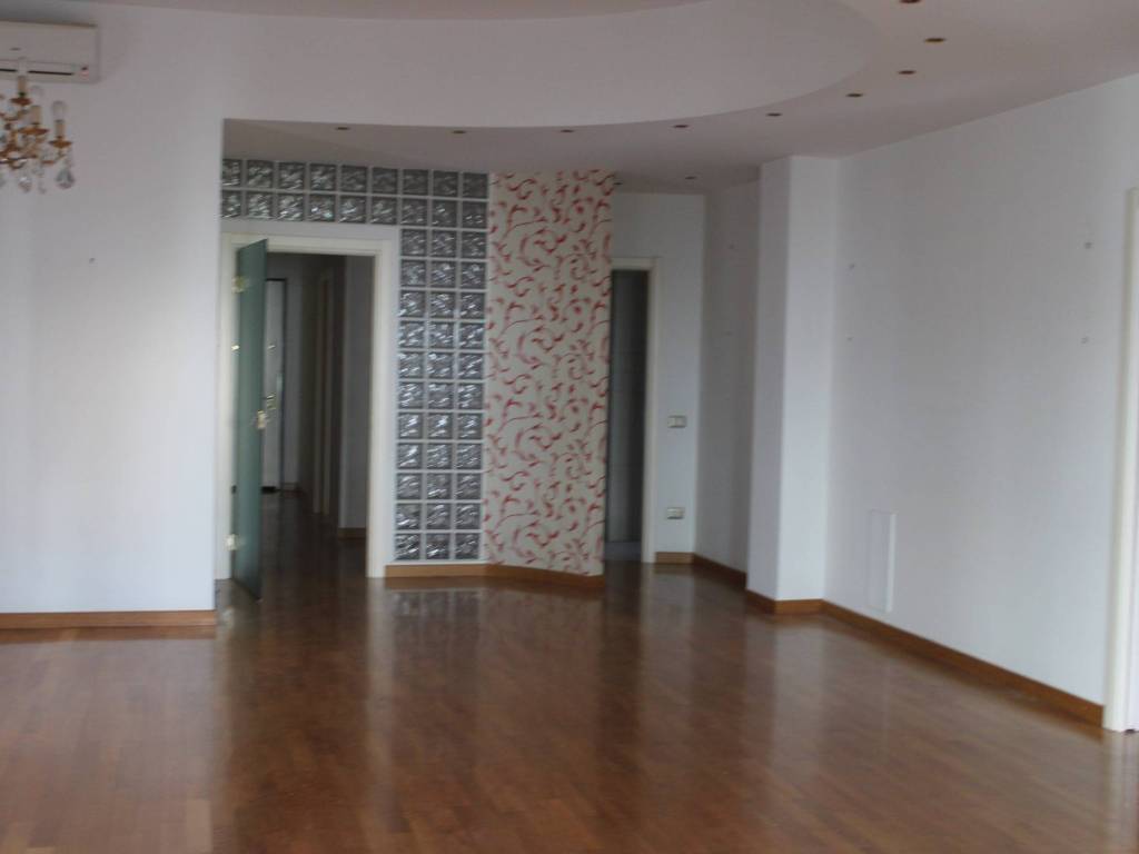 appartamento in vendita a Salerno in zona Centro Città