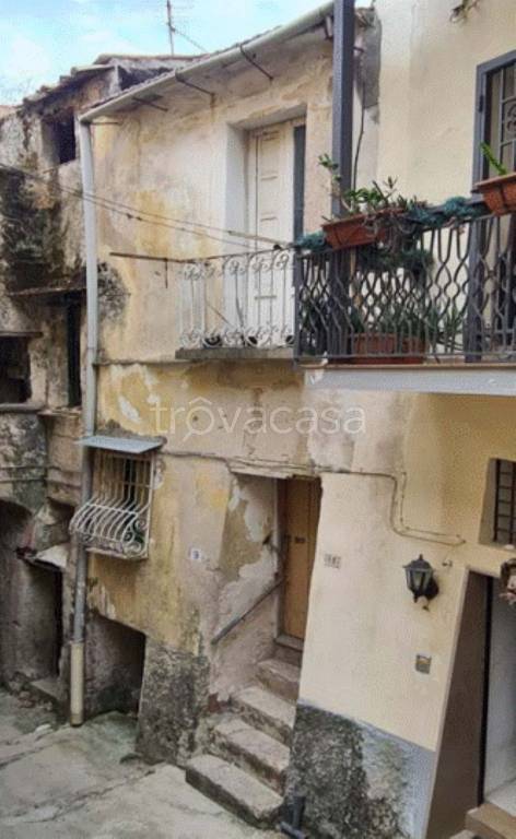casa semindipendente in vendita a Salerno in zona Pastena