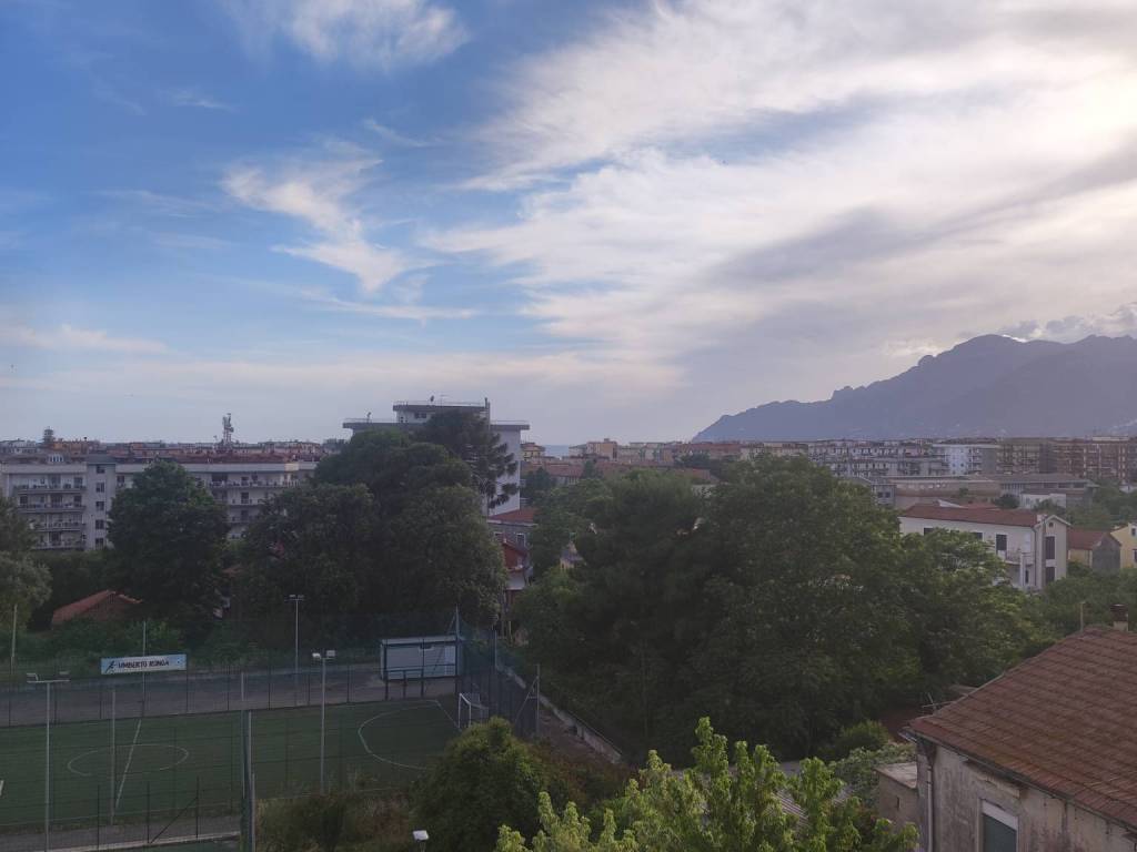 appartamento in vendita a Salerno in zona Pastena