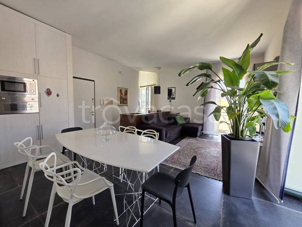 appartamento in vendita a Salerno in zona Centro Città