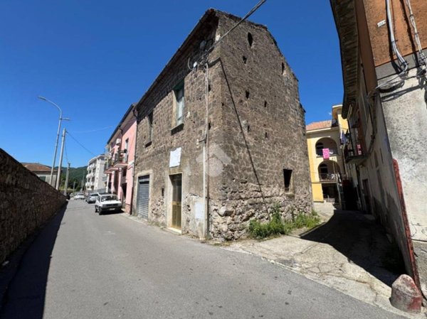 casa indipendente in vendita a Salerno in zona Ogliara