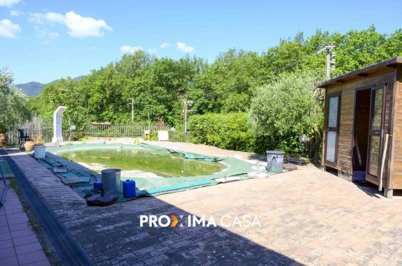 casa indipendente in vendita a Salerno in zona Cappelle