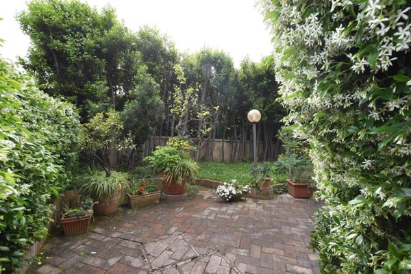casa indipendente in vendita a Salerno