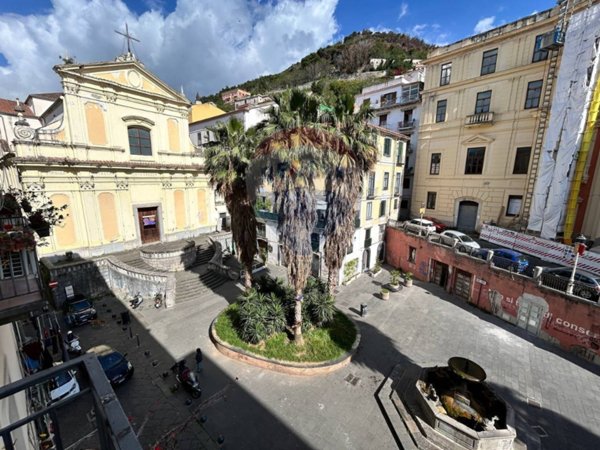 appartamento in vendita a Salerno in zona Centro Città