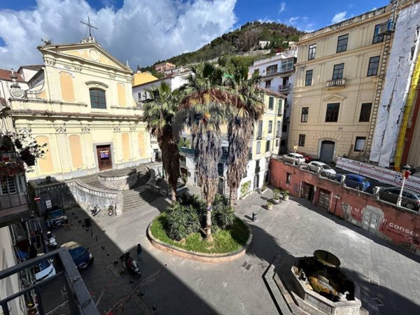 appartamento in vendita a Salerno in zona Centro Città