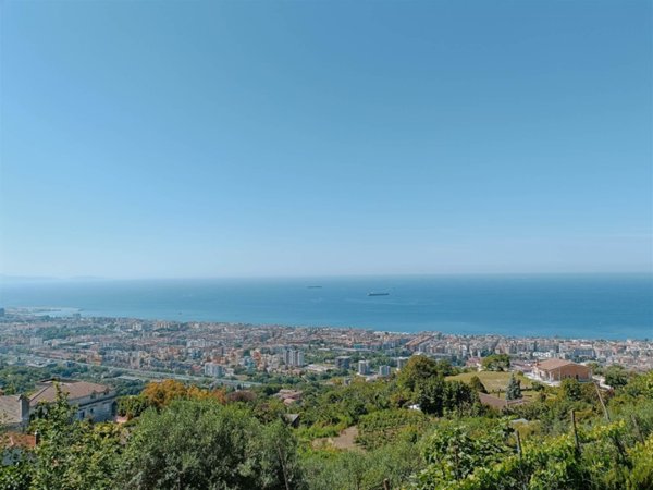 casa indipendente in vendita a Salerno
