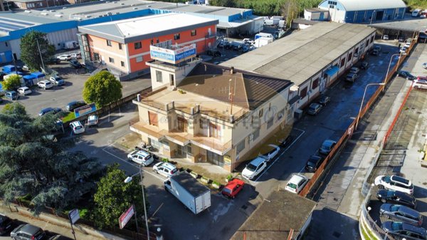 capannone in vendita a Salerno in zona Zona Industriale